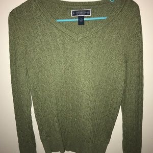 Hunter green sweater